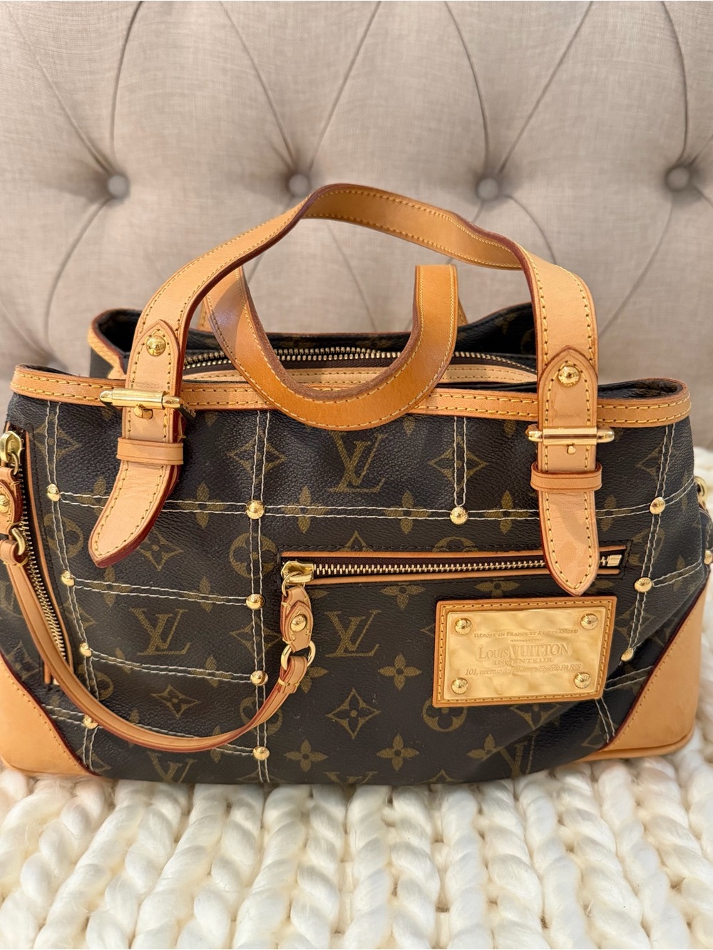 🔥 LV Limited Edition 🔥Riveting Tote Bag.